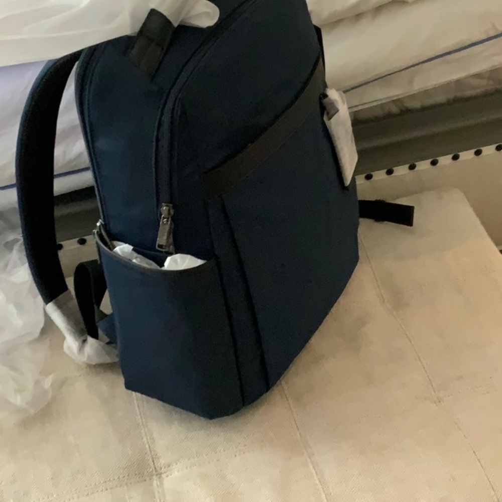 Backpack - Picture 4 of 5